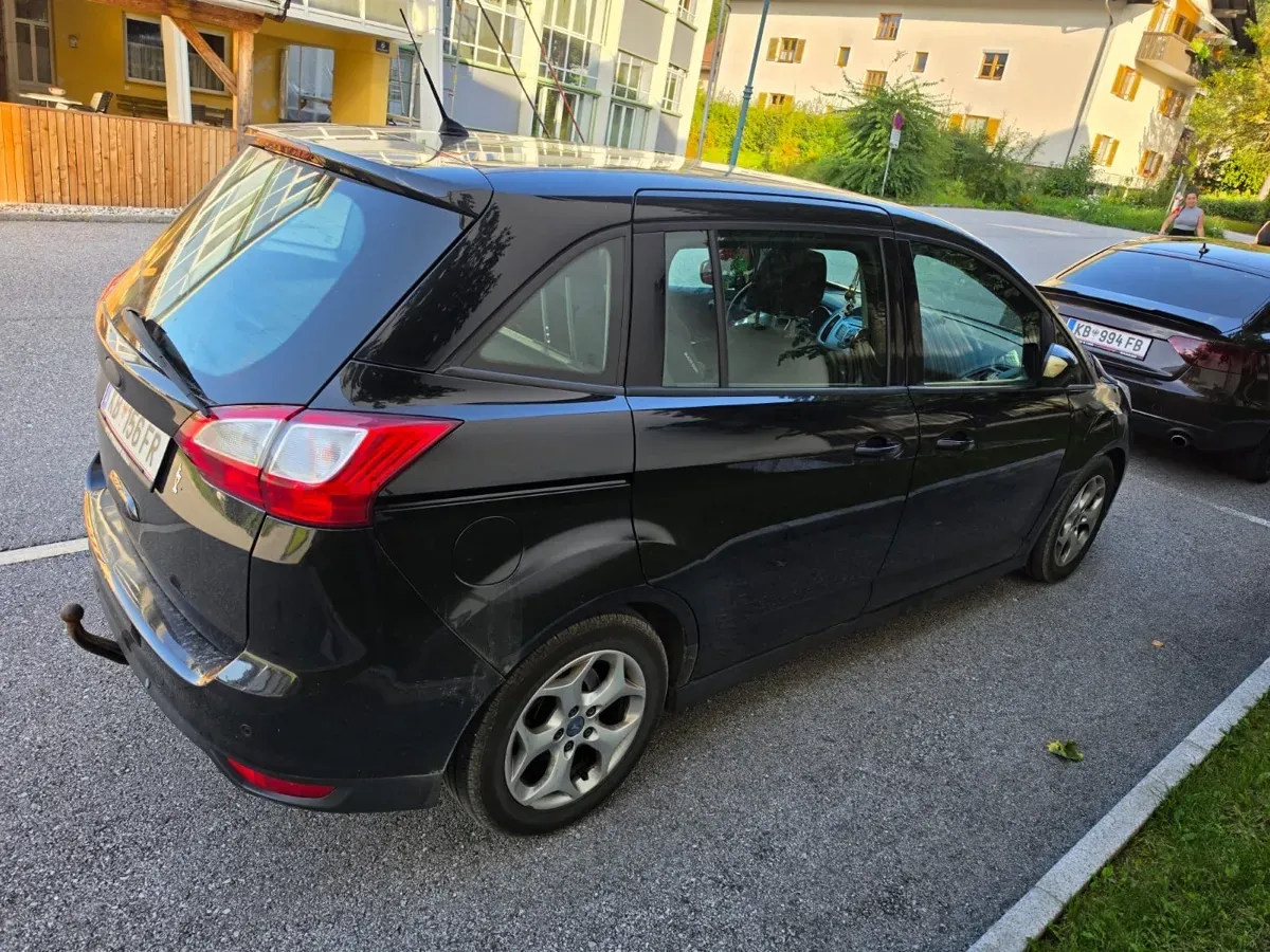 Ford C-Max 2011 photo 2