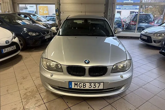 BMW 118D 2011 photo 3