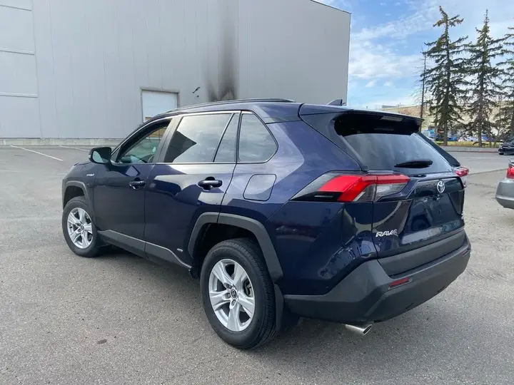 Toyota Rav4 2021 photo 3
