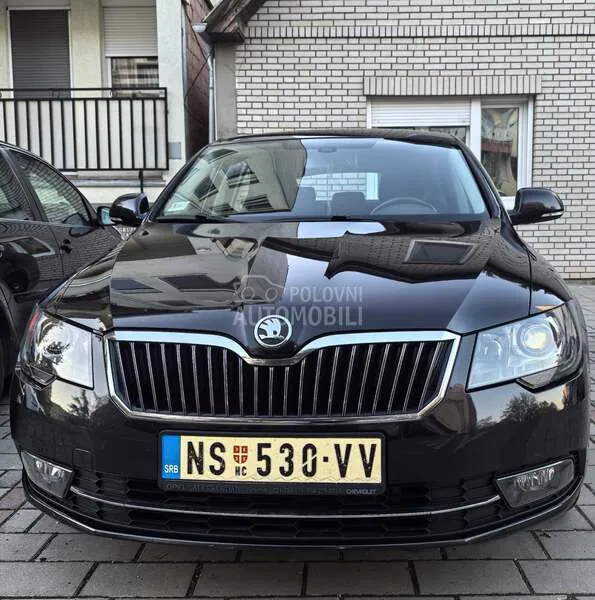 Skoda Superb 2014 photo 2
