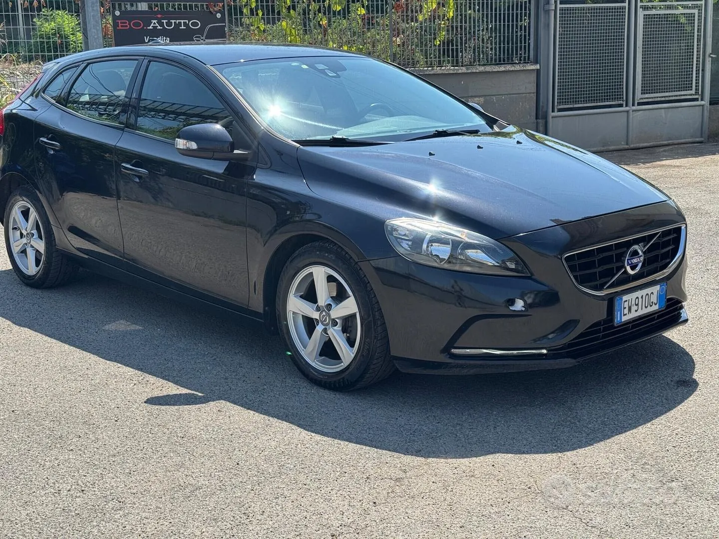 Volvo V40 2014 photo 2