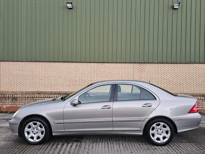Mercedes-Benz C-Class 2005 photo 5