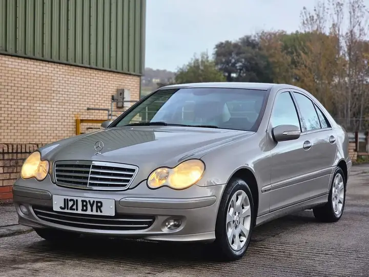 Mercedes-Benz C-Class 2005 photo 3