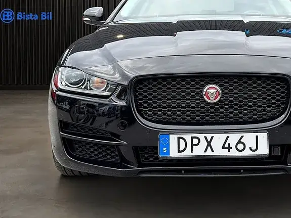 Jaguar Xe 2019 photo 5