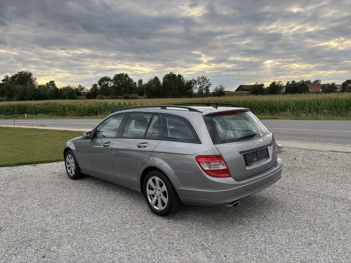 Mercedes-Benz C-Class 2010 photo 3