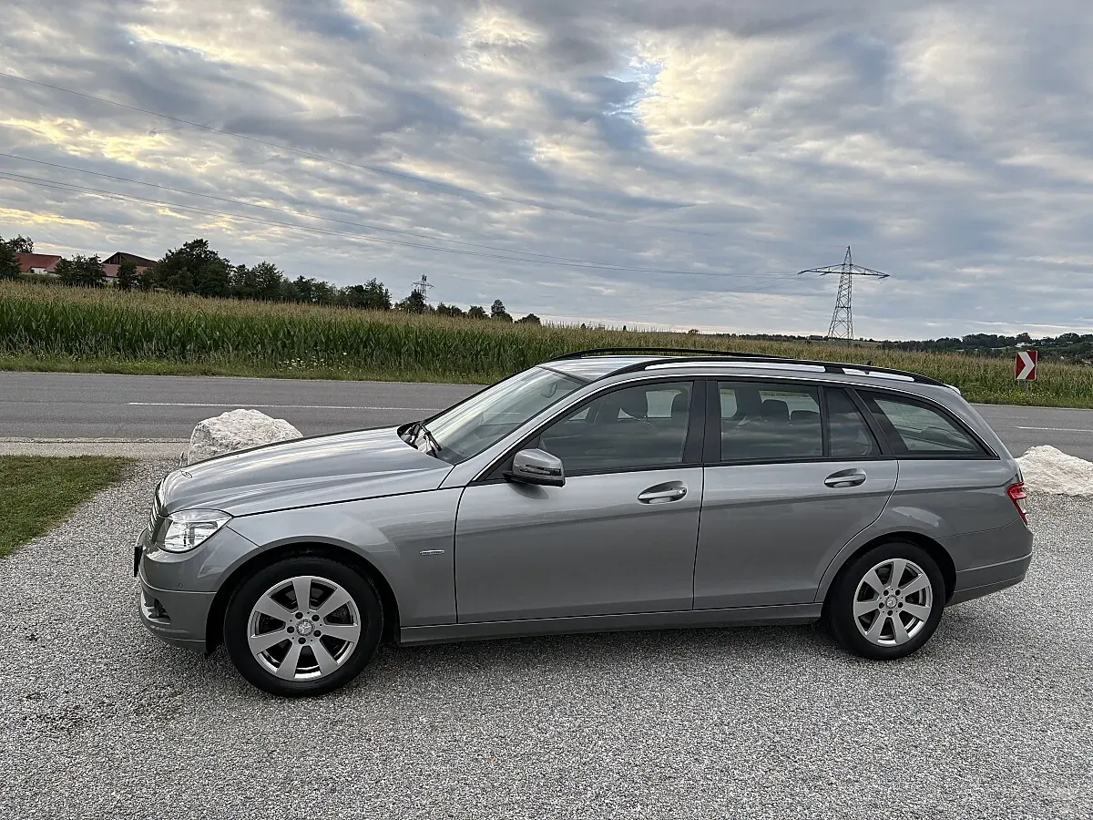 Mercedes-Benz C-Class 2010 photo 2