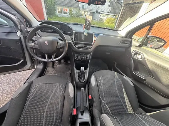 Peugeot 208 2013 photo 5