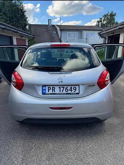 Peugeot 208 2013 photo 4