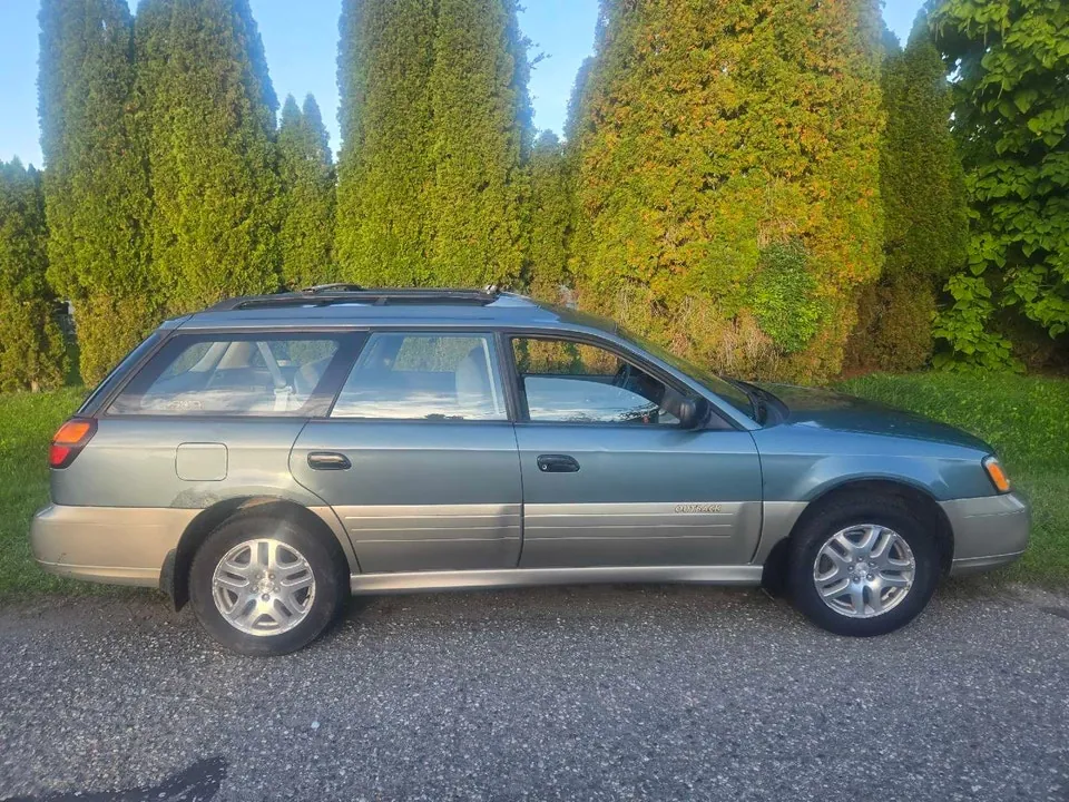 Subaru Outback 2002 photo 4