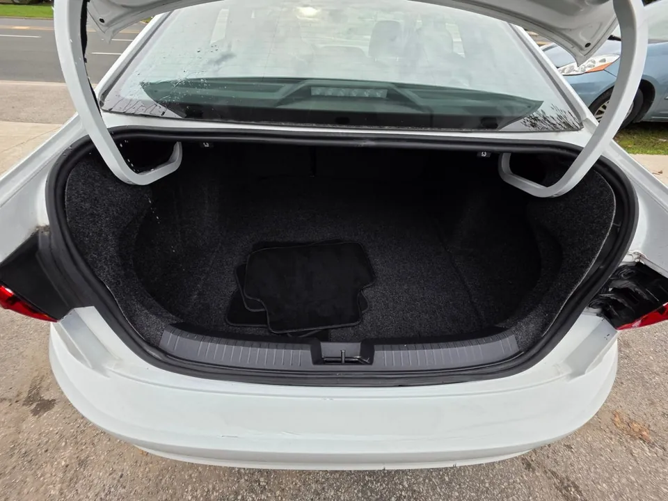 Volkswagen Jetta 2019 photo 4