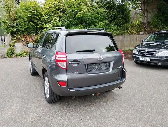 Toyota Rav4 2010 photo 3