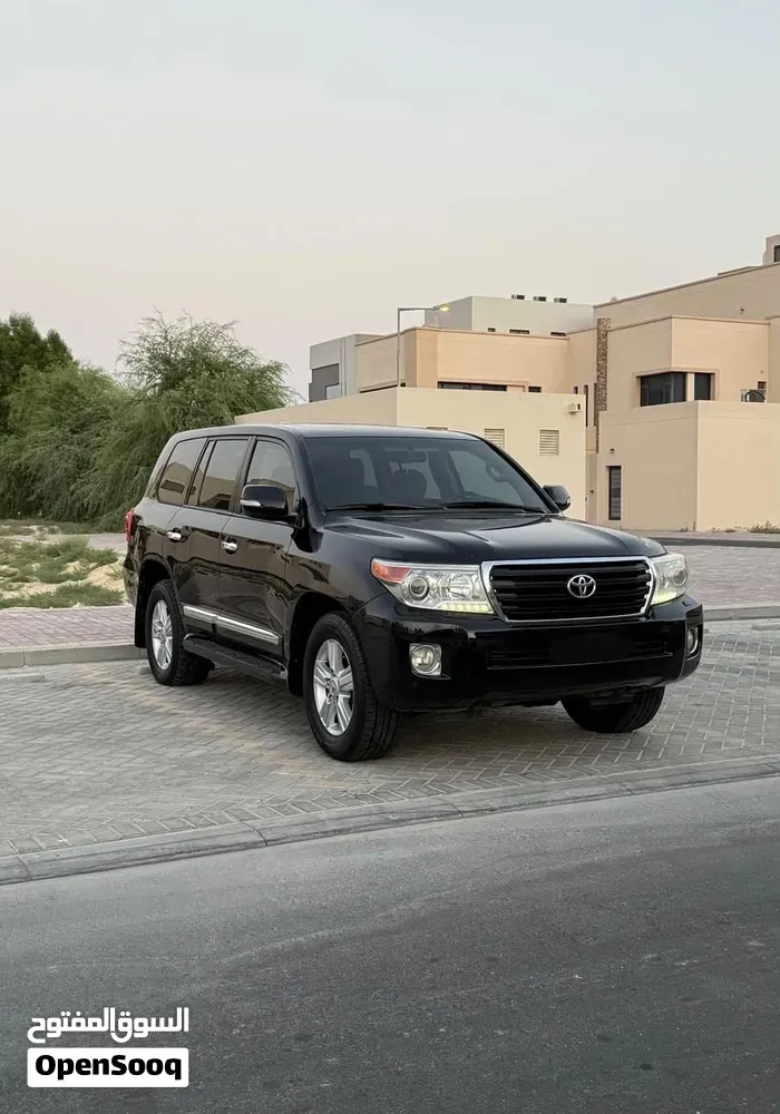 Toyota Land Cruiser 2012 photo 2