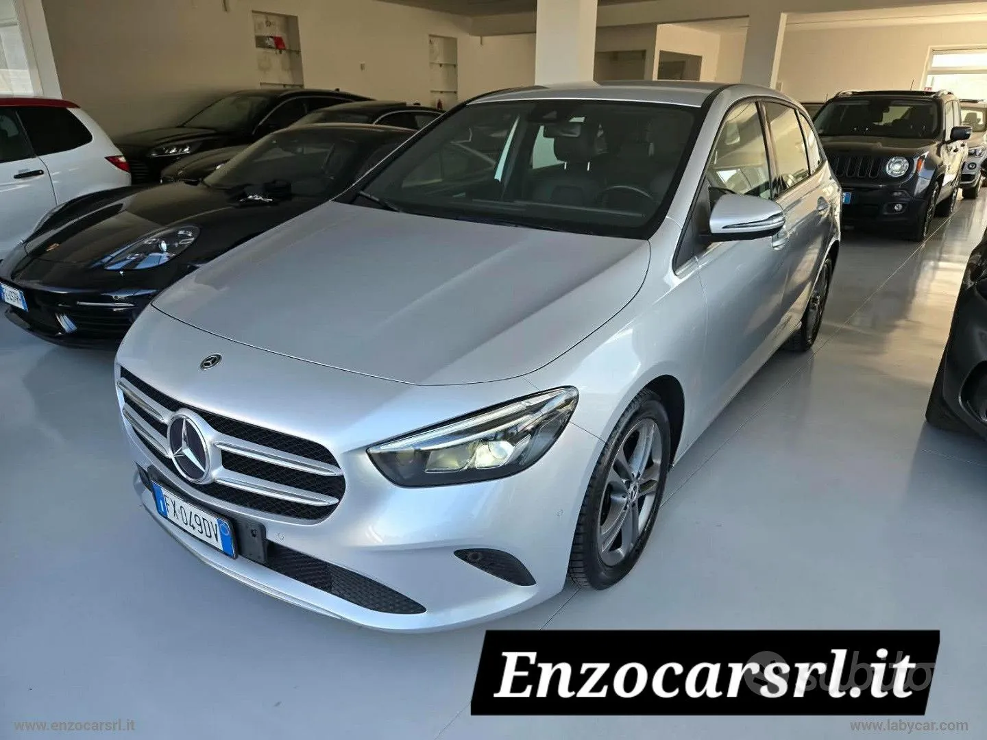 Mercedes-Benz B 180