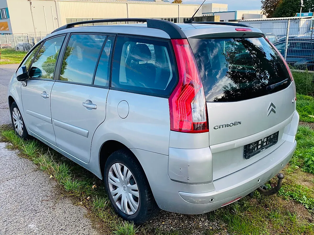 Citroen Grand C4 Picasso 2010 photo 2