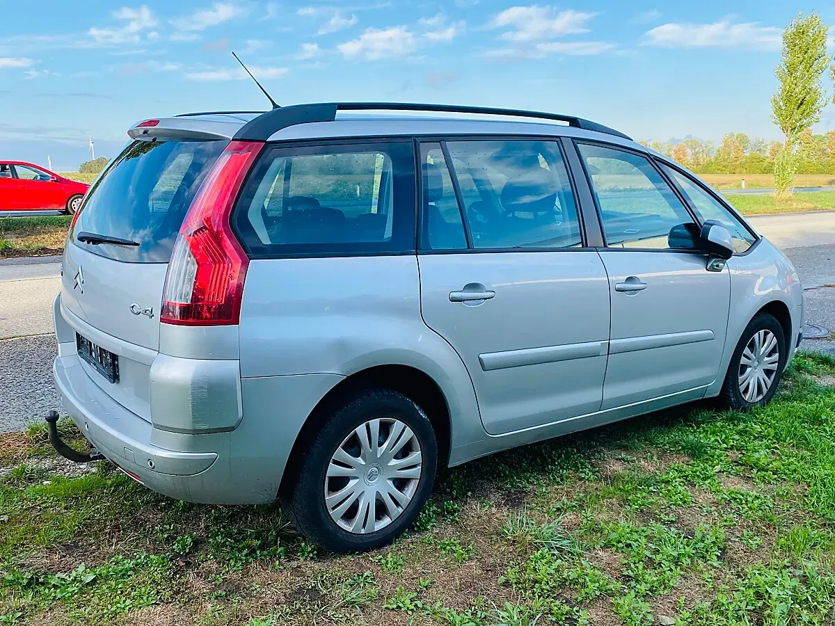 Citroen Grand C4 Picasso 2010 photo 3