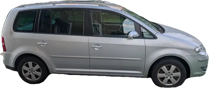 Volkswagen Touran 2007 photo 2