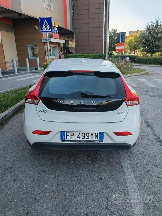 Volvo V40 2018 photo 3