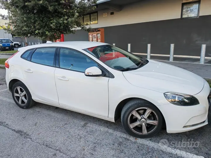 Volvo V40 2018 photo 5