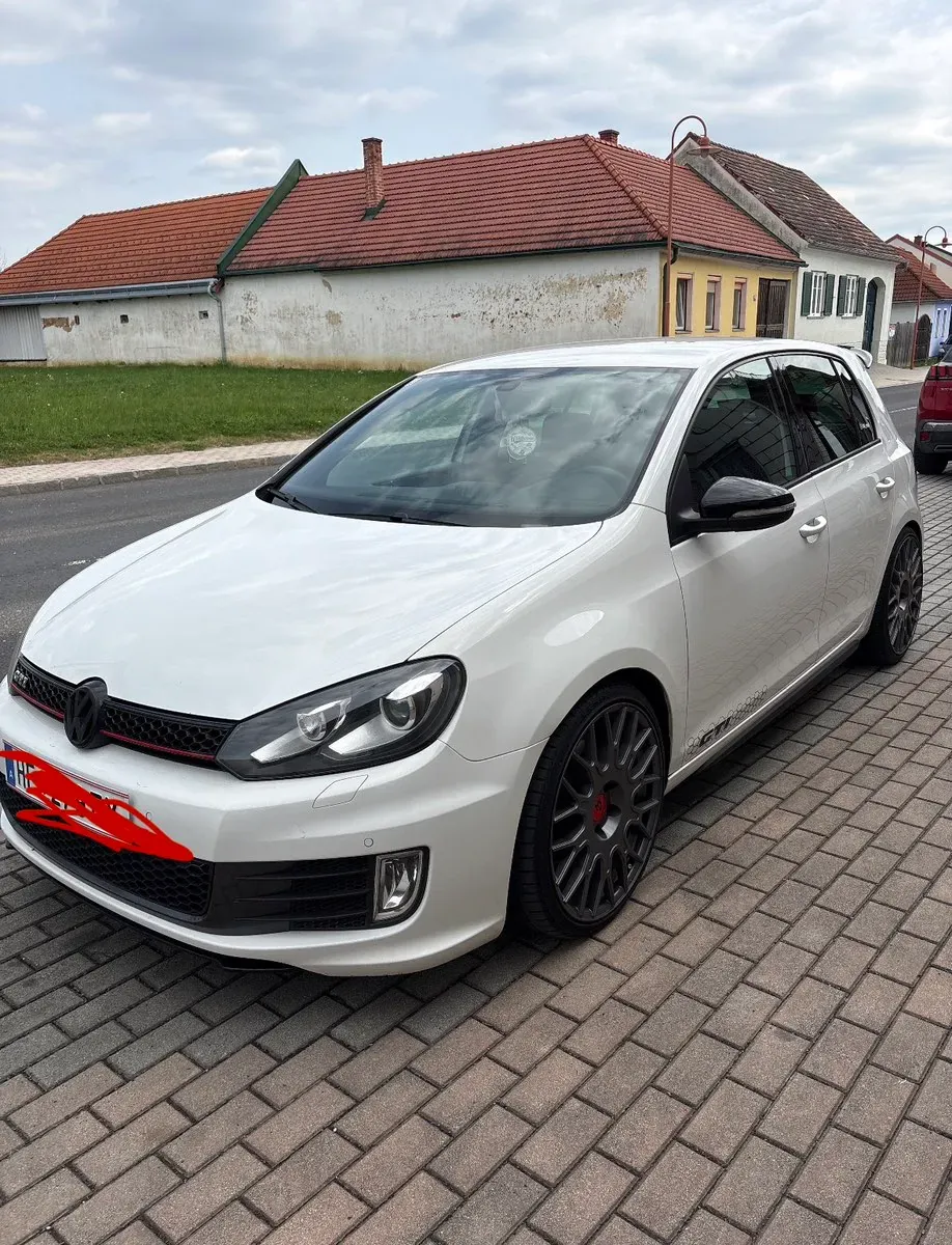 Volkswagen Golf 2011 photo 3