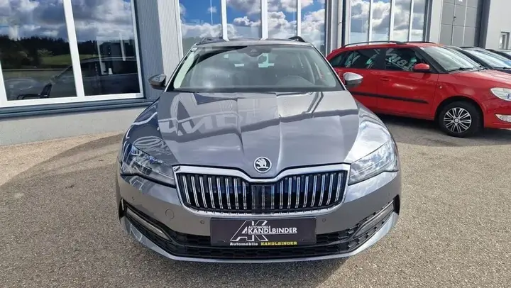 Skoda Superb 2022 photo 2