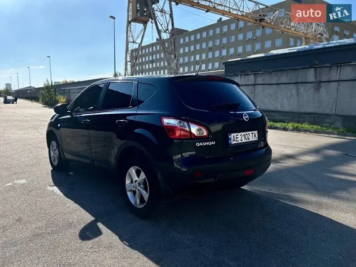 Nissan Qashqai 2011 photo 4