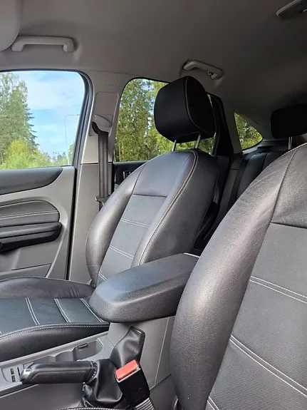 Ford Focus 2010 photo 5