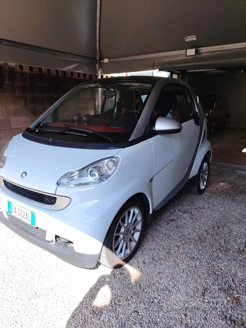 Smart Fortwo 2010 photo 2