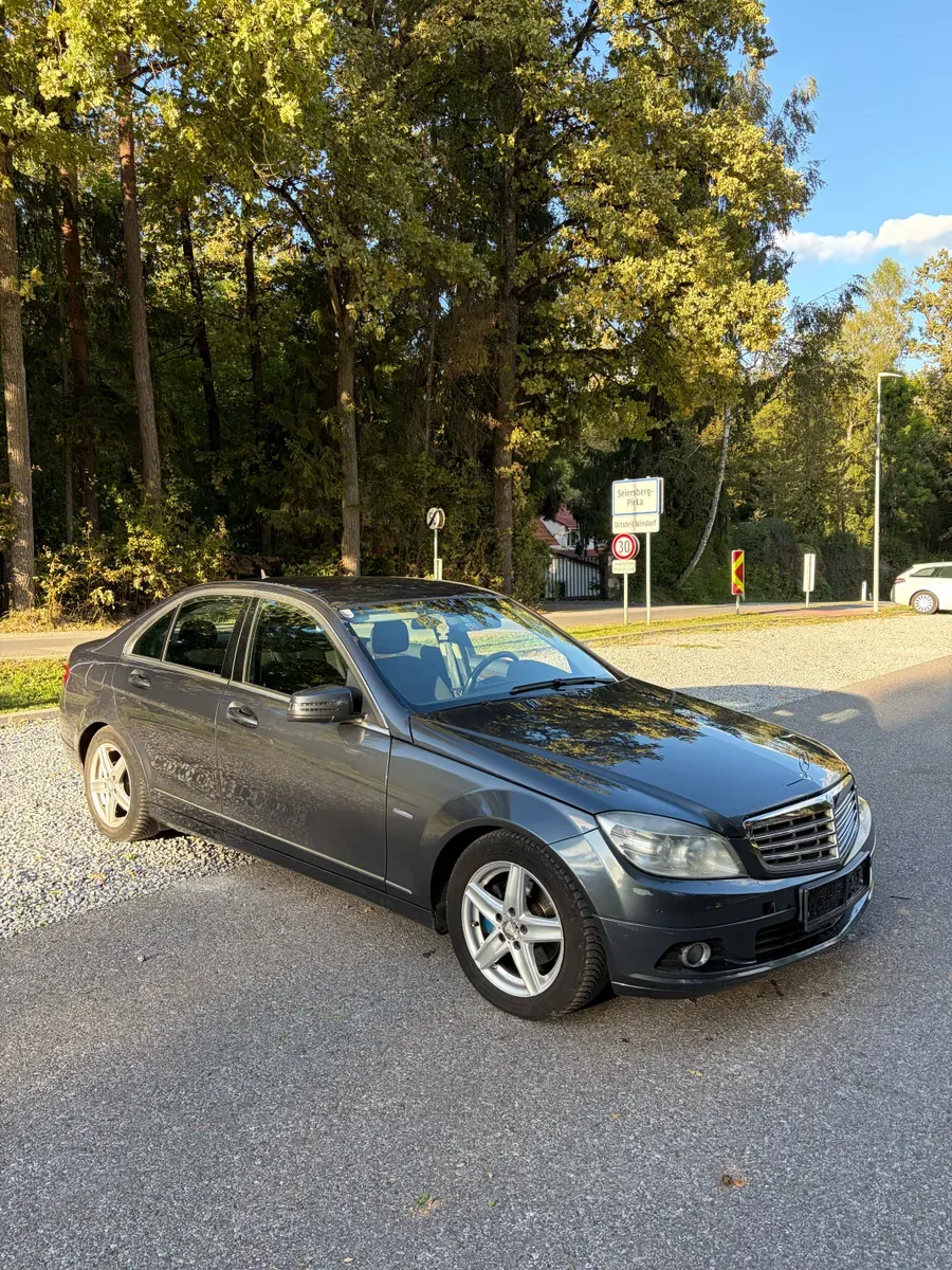 Mercedes-Benz C-Class 2010 photo 3