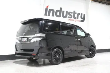 Toyota Vellfire 2014 photo 3