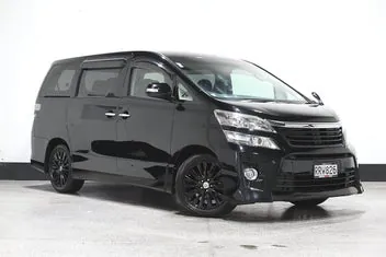 Toyota Vellfire 2014 photo 2