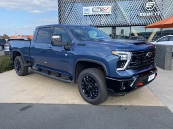 Chevrolet Silverado 2026 photo 2