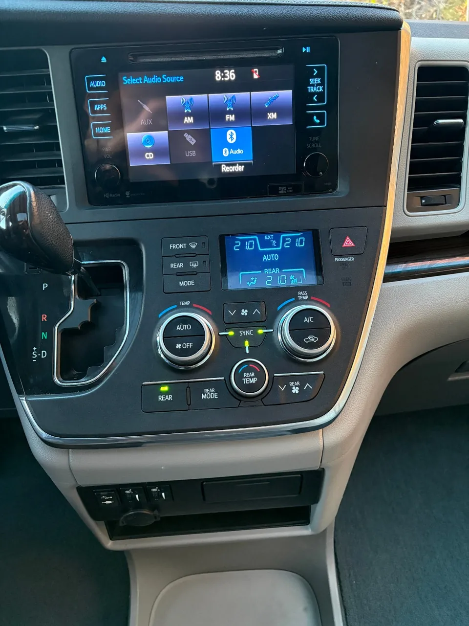 Toyota Sienna 2015 photo 4