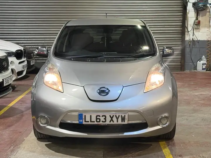 Nissan Leaf 2013 photo 2
