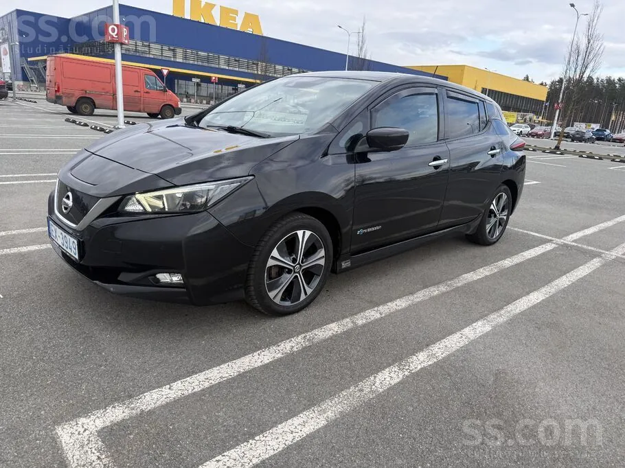 Nissan Leaf 2018 photo 2