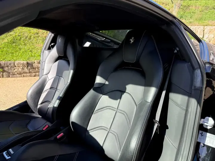 Ferrari 488 2016 photo 3