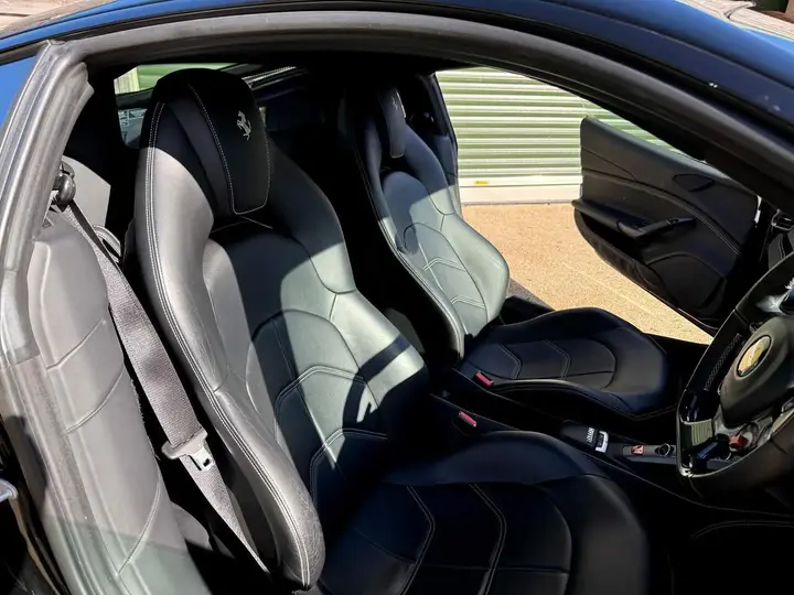 Ferrari 488 2016 photo 4