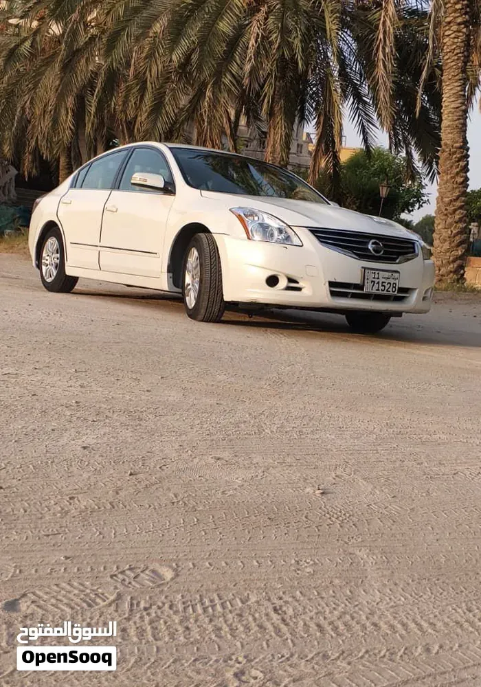 Nissan Altima 2012 photo 2