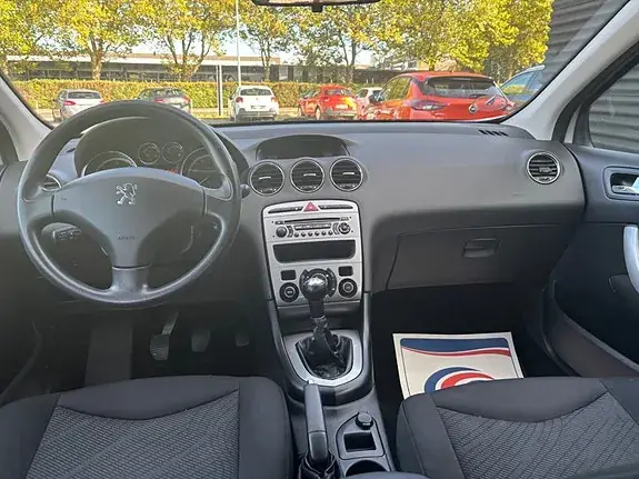 Peugeot 308 2011 photo 5
