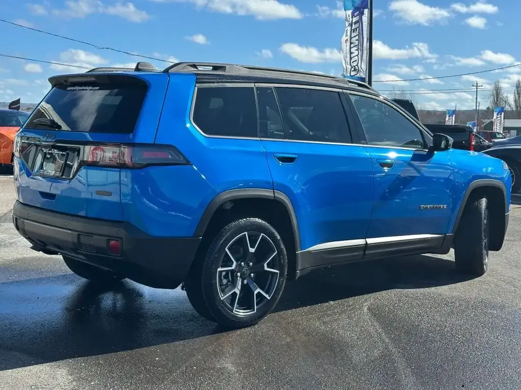Jeep Cherokee 2026 photo 3
