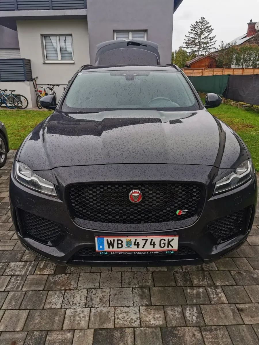 Jaguar F-Pace 2018 photo 2
