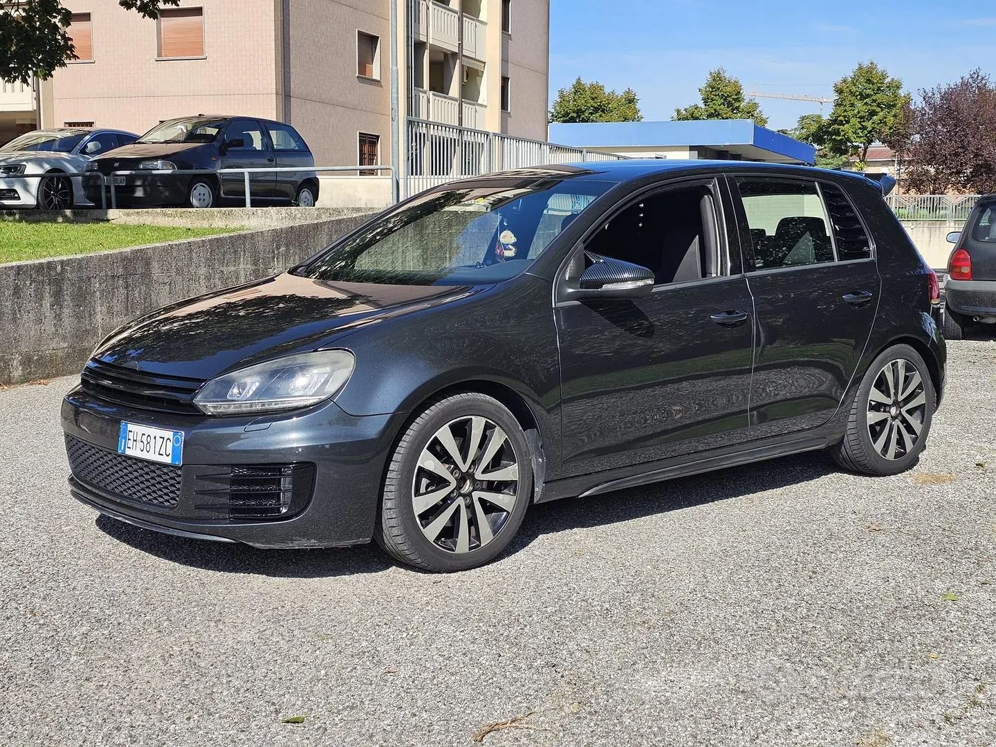 Volkswagen Golf 2011 photo 2
