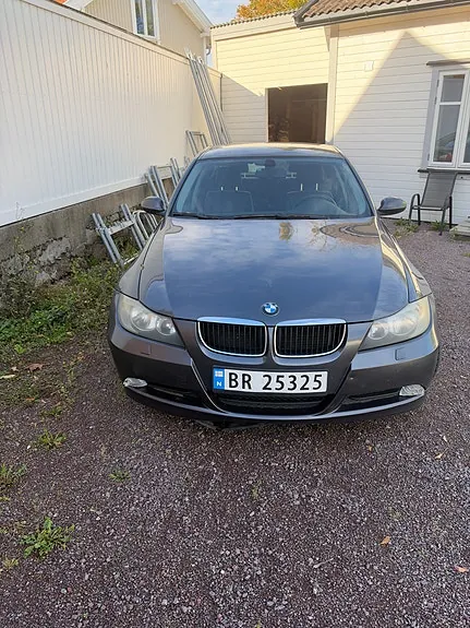 BMW 318I 2005 photo 2