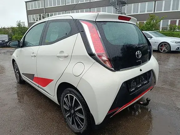 Toyota Aygo 2015 photo 2