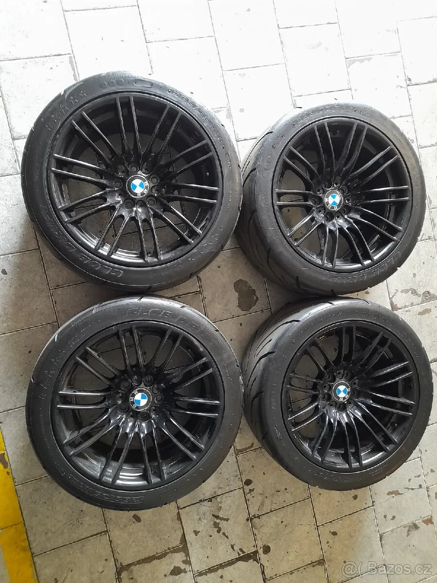 BMW M3 photo 2