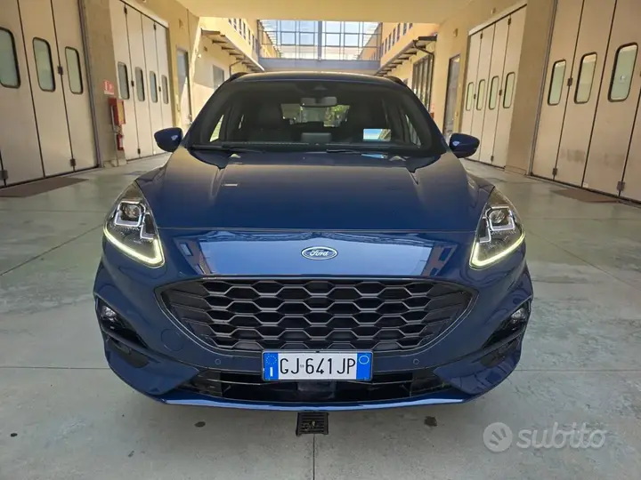 Ford Kuga 2022 photo 2