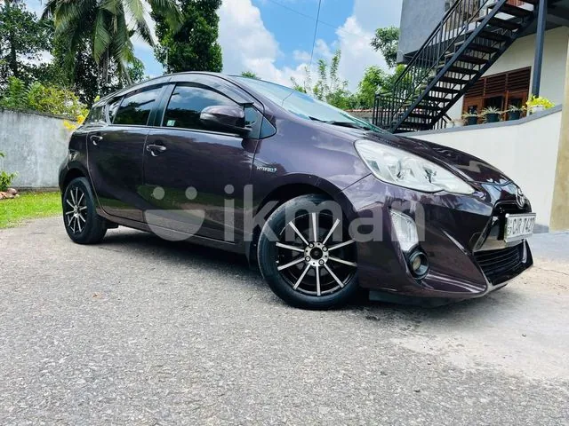 Toyota Aqua 2015 photo 2