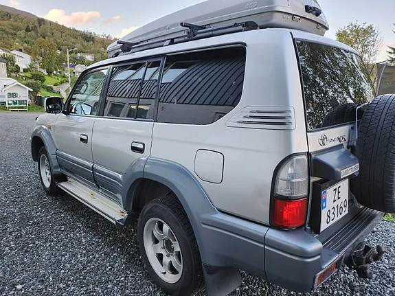 Toyota Land Cruiser 2001 photo 4