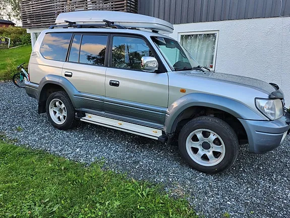 Toyota Land Cruiser 2001 photo 2