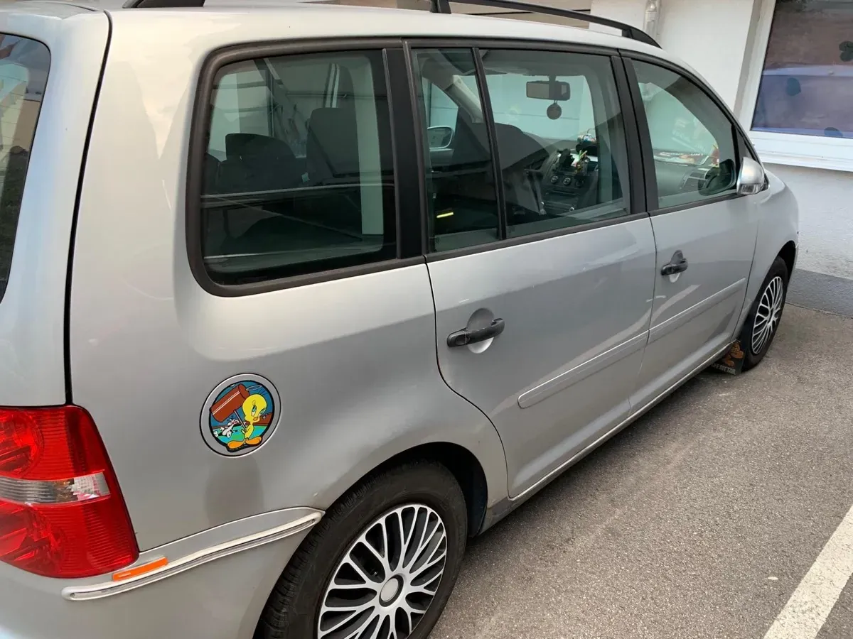 Volkswagen Touran 2006 photo 3