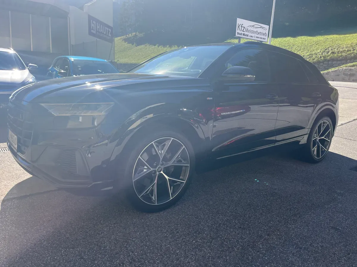 Audi Q8 2021 photo 2